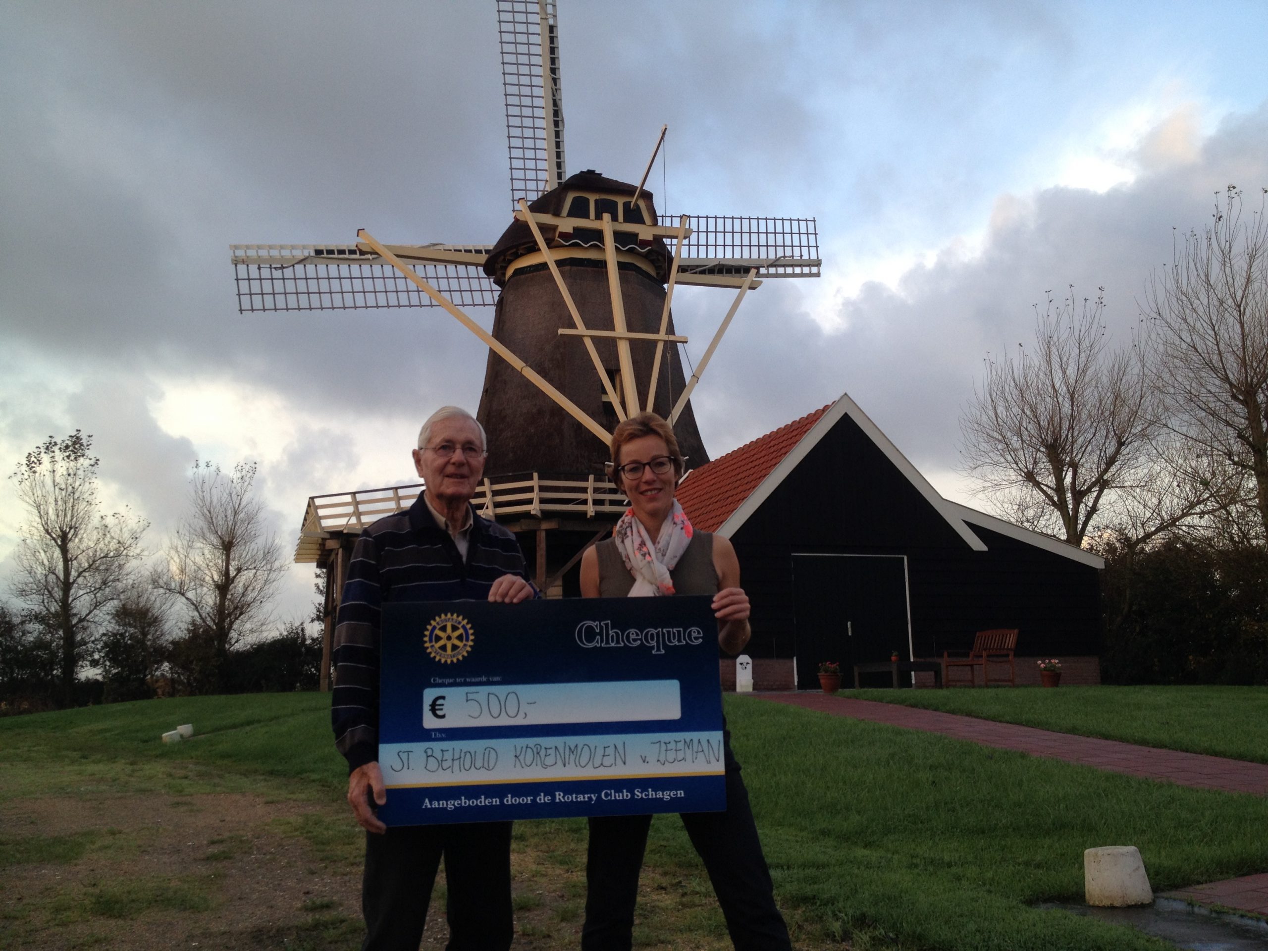 Cheque van Rotary club Schagen